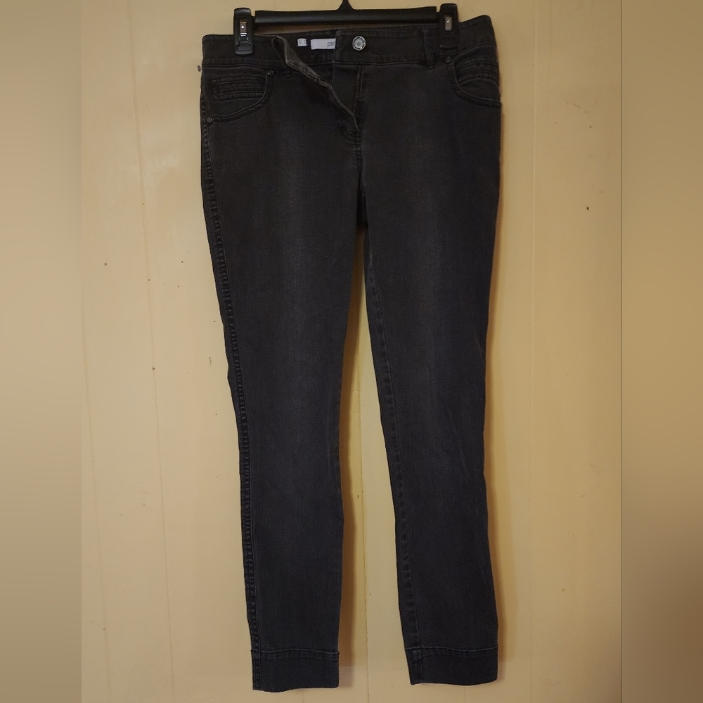 Per Se, Size 4, faded black jeans.